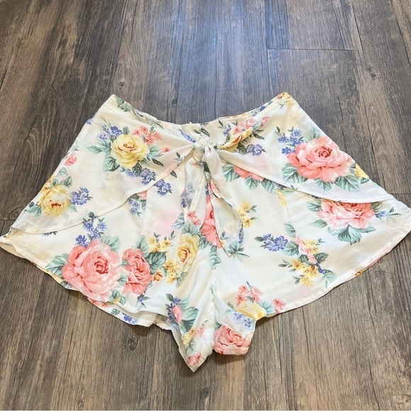 Forever 21 Floral Front Tied Up High Waist Shorts With Back Zipper Size S - Picture 5 of 11
